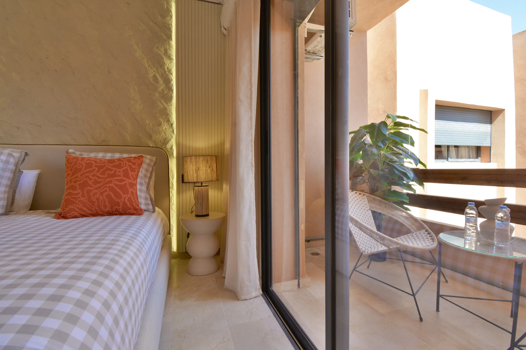 Terrasse couverte accessible depuis la chambre