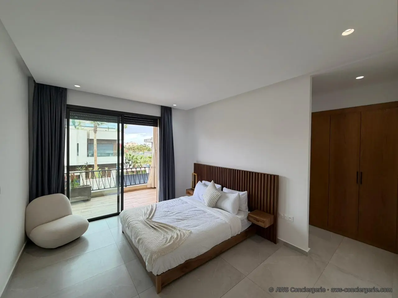 Chambre avec accès direct au balcon