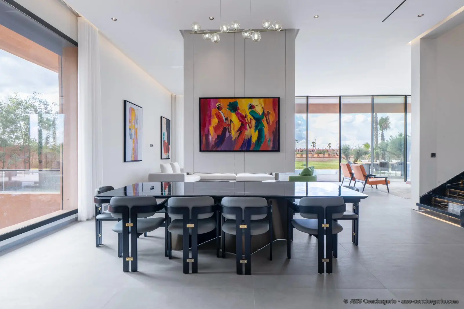 Salle à manger contemporaine et lumineuse