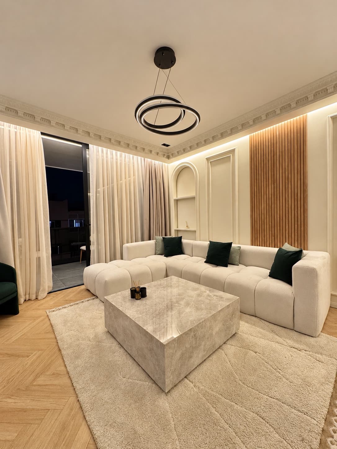 Carré Haussmann — Salon à la décoration contemporaine